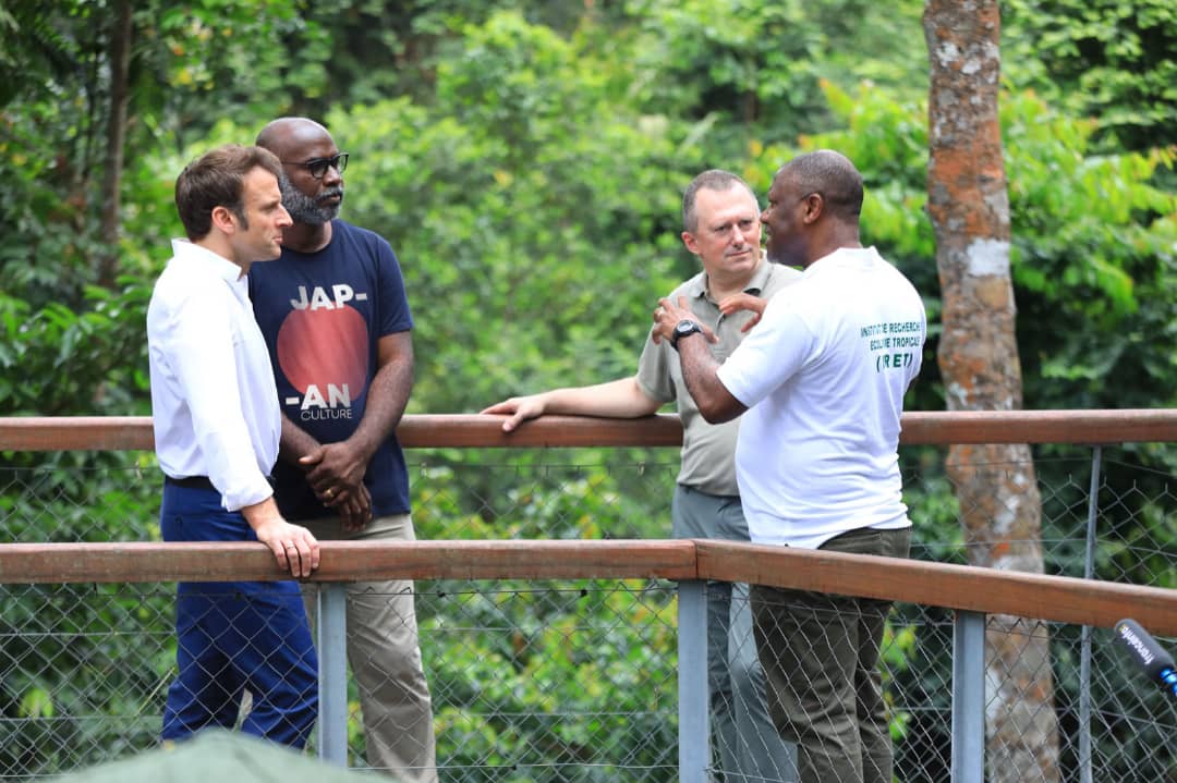 Nous avons expliqué au Président <a href="/EmmanuelMacron/">Emmanuel Macron</a> les enjeux liés à la préservation des forêts tropicales qui constituent ĹA solution au réchauffement climatique