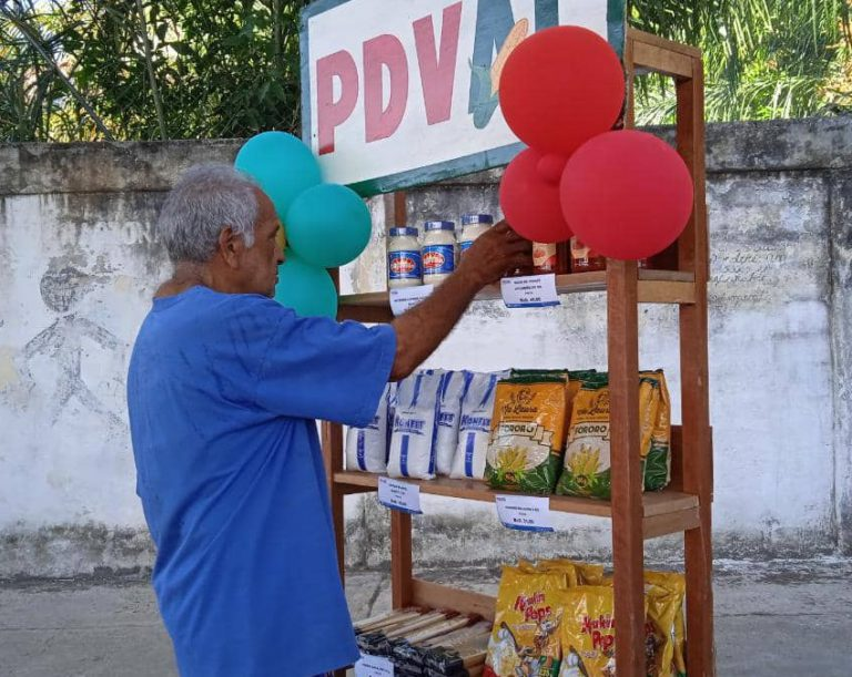 DianaIndustrias's tweet photo. #2Ma| #DianaInforma
La Bodega va a tu Casa garantiza abastecimiento soberano a familias en Amazonas
Leer más ⬇️⬇️⬇️
https://t.co/pA30jjLwIM
#ProducirEsIndependencia https://t.co/BrdPTyJcLE
