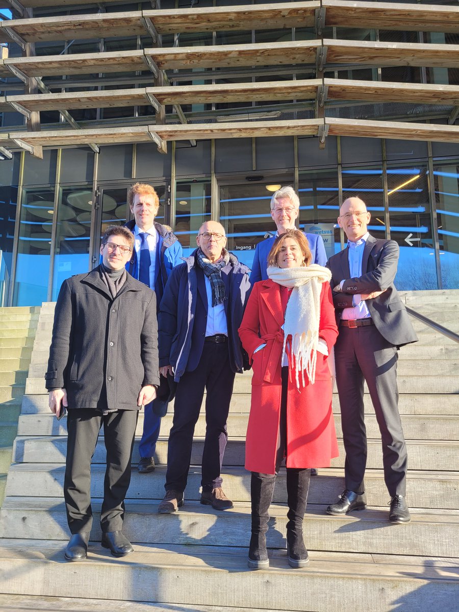 Anna Panagopoulou, director for European Research Area & Innovation, DG RTD European Commission, is visiting Wetsus and WaterCampus. WaterCampus is a European best practice in bridging the innovation divide  @A_Panagopoulou @PieterdeJong_EU 
#EUInnovationAgenda #EUResearchArea