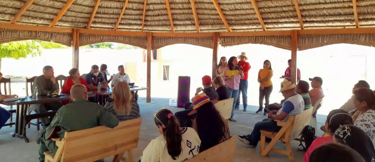 DianaIndustrias's tweet photo. #2Ma| #DianaInforma
Minppal Zulia refuerza políticas sociales en el municipio Guajira
Leer más ⬇️⬇️⬇️
https://t.co/aehQKldPDT
#ProducirEsIndependencia https://t.co/j0nh9X4MdH