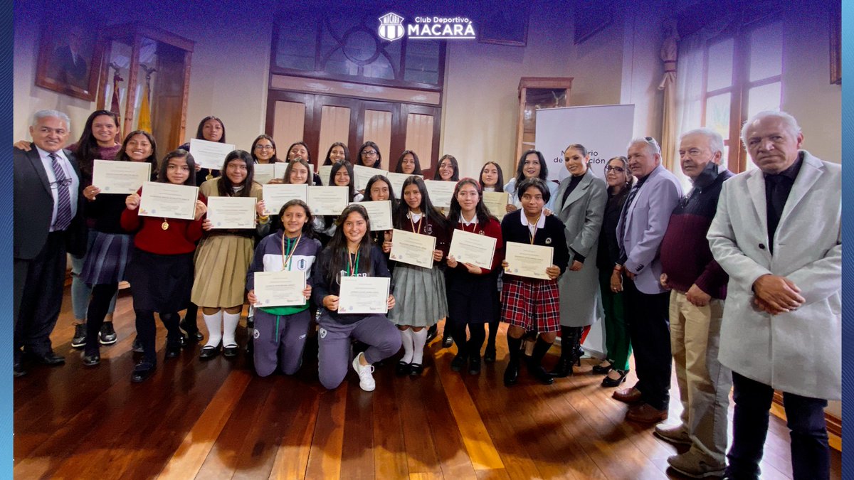 Macarafemenino's tweet image. 🎖️💜 || 𝐑𝐞𝐜𝐨𝐧𝐨𝐜𝐢𝐦𝐢𝐞𝐧𝐭𝐨 𝐂𝐞𝐥𝐞𝐬𝐭𝐞

Agradecemos al Ministerio de Educación, que a través de la Ab. @Paulin_Salazar , Coordinadora Zonal de Educación - Zona 3 @EducacionZ3_Ec, por el reconocimiento a nuestras jugadoras 💜🙌🏼😃

#VamosLasCelestes