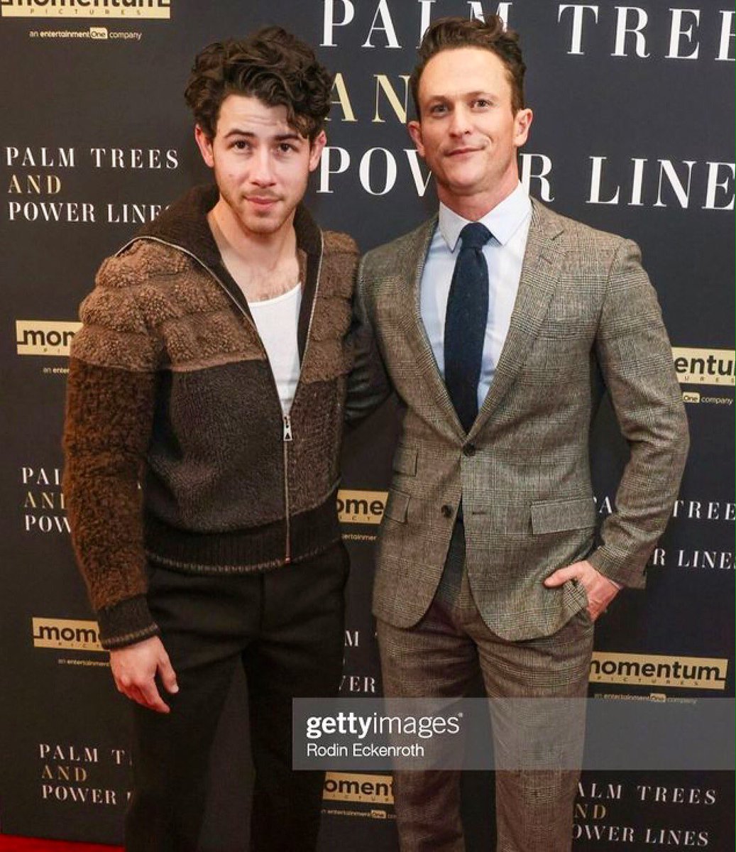 Nick with his mate Tuck, in West Hollywood last night for the Premiere of his #PalmTreesAndPowerLines 🎥
#NickJonas  #JonathanTucker

(📸Rodin Eckenroth for @GettyImages)