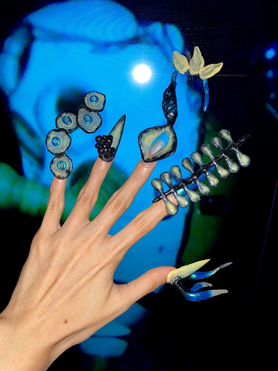 "Deepest Dive" is now live on @ourZORA  🫧

link below 💦