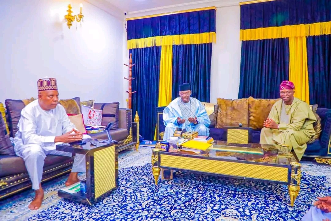 YahyaBulamakyar's tweet photo. Engr. Abdullahi A. Sule, congratulates Nigeria’s President-Elect, Asiwaju Bola Ahmed Tinubu and the Vice President-Elect, Sen. @KashimSM Shettima
#GOVAASULE
#APCinLagos https://t.co/5BCDA7PgYw