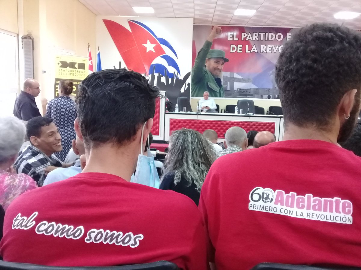 radiocamaguey's tweet photo. Los @periodistascuba en la provincia de #Camagüey realizan hoy la Asamblea XI Congreso 

"Cambios sí, cambios revolucionarios"
#FidelPorSiempre https://t.co/OdjqGOo2W3