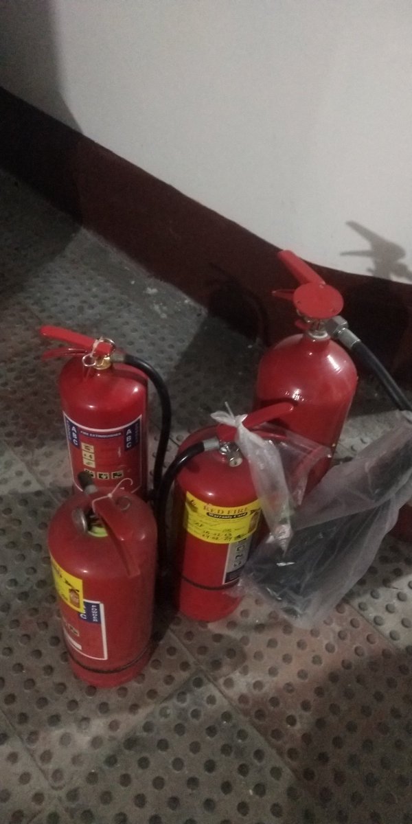 RedFireBD's tweet image. মেয়াদোত্তীর্ণ অগ্নি নির্বাপক যন্ত্র রিফিল করুন - অগ্নি প্রতিরোধে সর্বদা প্রস্তুত থাকুন। 
#fireextinguishers 
#fireextinguishertraining 
#fireextinguisherservice 
#fireextinguisherrefill