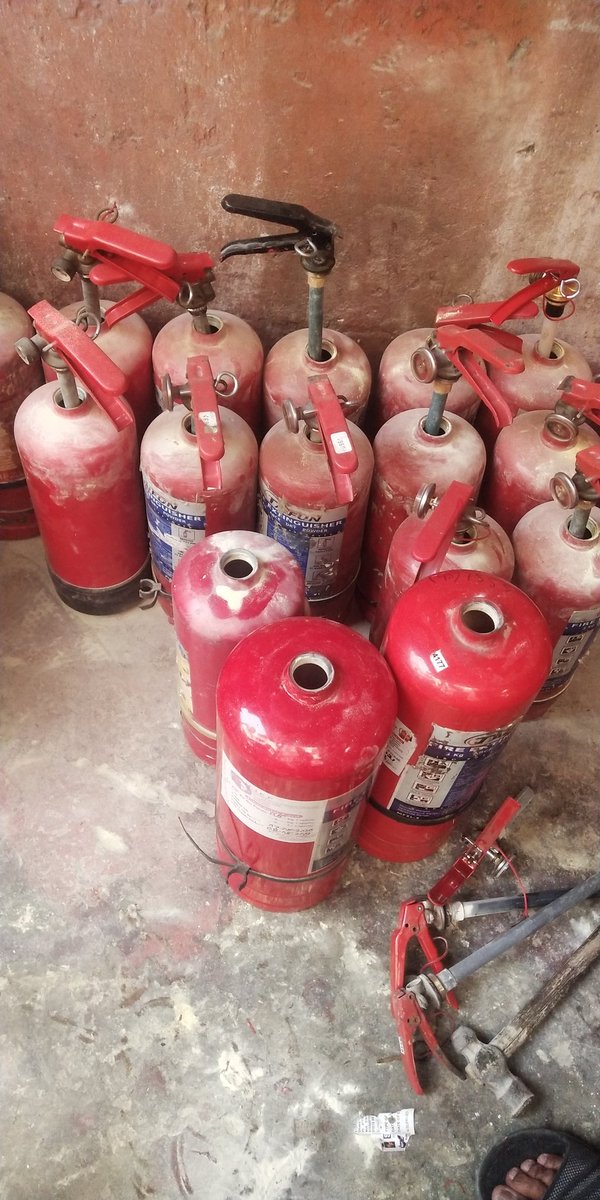 RedFireBD's tweet image. মেয়াদোত্তীর্ণ অগ্নি নির্বাপক যন্ত্র রিফিল করুন - অগ্নি প্রতিরোধে সর্বদা প্রস্তুত থাকুন। 
#fireextinguishers 
#fireextinguishertraining 
#fireextinguisherservice 
#fireextinguisherrefill