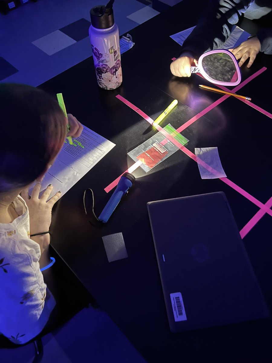 Sydney Biddle tweet media