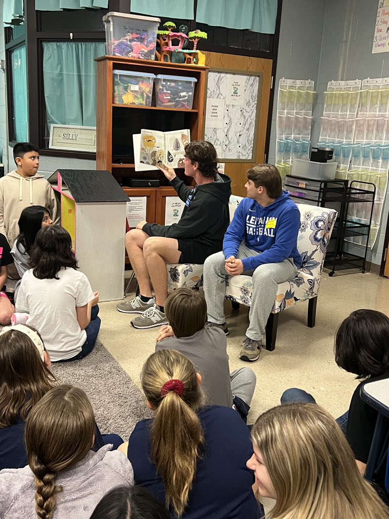 Lebanon HS Baseball (@lebanonhsbsbl) on Twitter photo A few of our Seniors visited Castle Heights Elementary this morning to read. Great job fellas! <a href="/Jacksonwlea3/">Jackson Lea</a> <a href="/cannongannon22/">Connor Gannon</a> <a href="/wbowling24/">Wyatt Bowling</a> A few of our Seniors visited Castle Heights Elementary this morning to read. Great job fellas! <a href="/Jacksonwlea3/">Jackson Lea</a> <a href="/cannongannon22/">Connor Gannon</a> <a href="/wbowling24/">Wyatt Bowling</a>