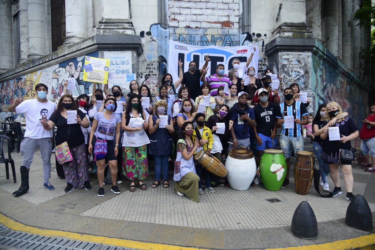 En la Ciudad de BsAs todos los
años miles de familias no logran
conseguir vacante en la escuela pública. 
En el nivel inicial la demanda es mayor.  
Desde <a href="/utectera/">UTE</a> exigimos 🗣la construcción de un jardín en la esquina de📍Suarez y Brown. 
Mañana radio 📻 abierta
