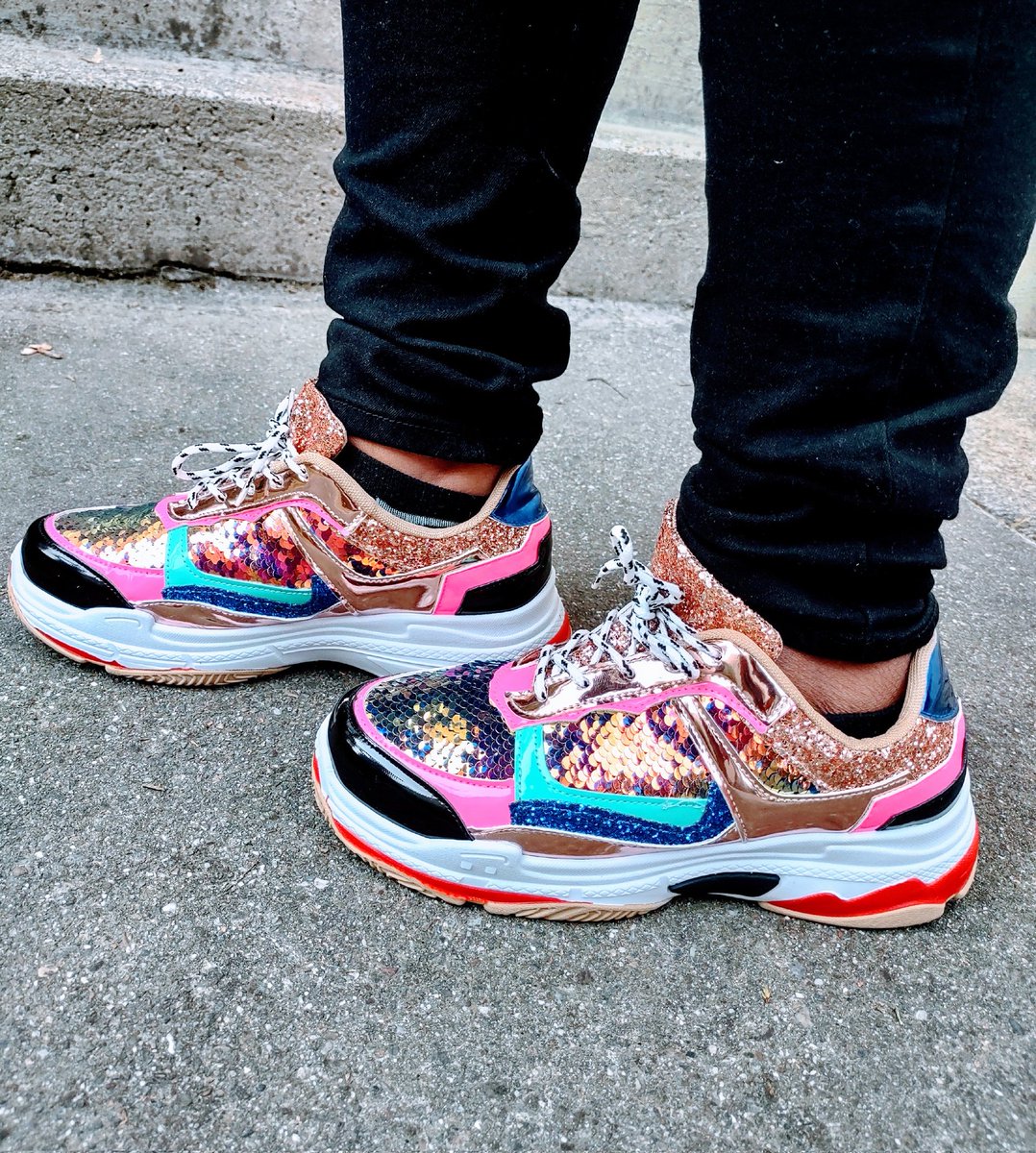 HelloCortney's tweet photo. Styled FASHION NOVA TAKE IT AND RUN SNEAKERS 
https://t.co/OqBpJoC5Ok
#fashionnova #fashionblogger #stylefashion #shoeenvy #photography #blogpost #plussizefashion https://t.co/RcC0xhUcVP