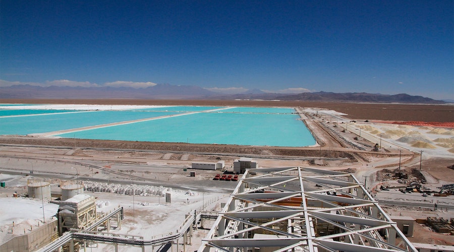 SQM to spend $3.4 billion by 2025 as profit tripled dlvr.it/SkFtXR