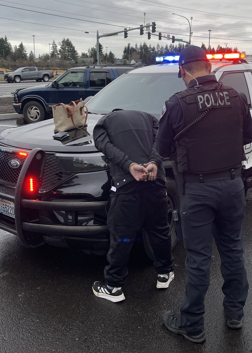 AuburnWAPolice's tweet photo. APD responded to 5,091 calls for service in the month of February.
On average, thatβs 1,273 calls a week, 182 calls a day and 8 calls every hour! #CallsForService #APD #Auburn https://t.co/m8v2qakgPl
