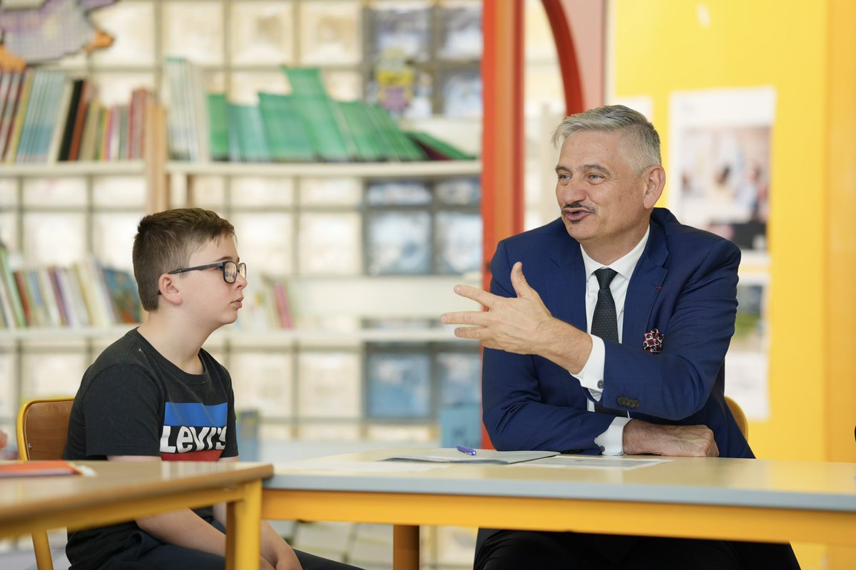 📚 Bel exemple de dynamique locale et collective à Saint-Mihiel (55), dans le cadre de la démarche #CNR Éducation - Notre École, faisons-la ensemble, avec un projet autour de la lecture qui se concrétisera par la création d’une médiathèque partagée à l’école primaire Les Avrils