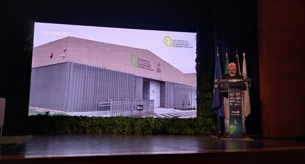 carlosmcabo's tweet photo. La valorización de subproductos es una oportunidad. Hoy hemos participado en el congreso #S4Agro23, organizado por #Inovcluster, de la región Centro de Portugal presentando algunas lineas de trabajo de @FundecytPCTEX en materia de #sostenibilidad, como @Byp4D, @prepsoil o #IAT. https://t.co/TPLymyuMua