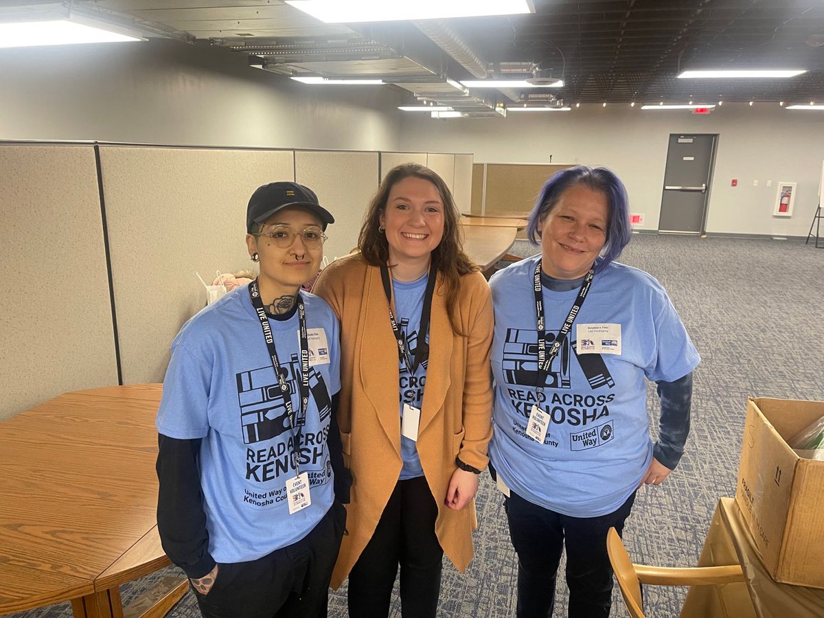 The LMI team at this morning’s Read Across Kenosha event kick-off! We look forward to a wonderful day of reading at Kenosha schools. 📚 <a href="/UWKenoshaCounty/">United Way - Kenosha</a> 

#ReadAcrossKenosha #ProudVolunteers