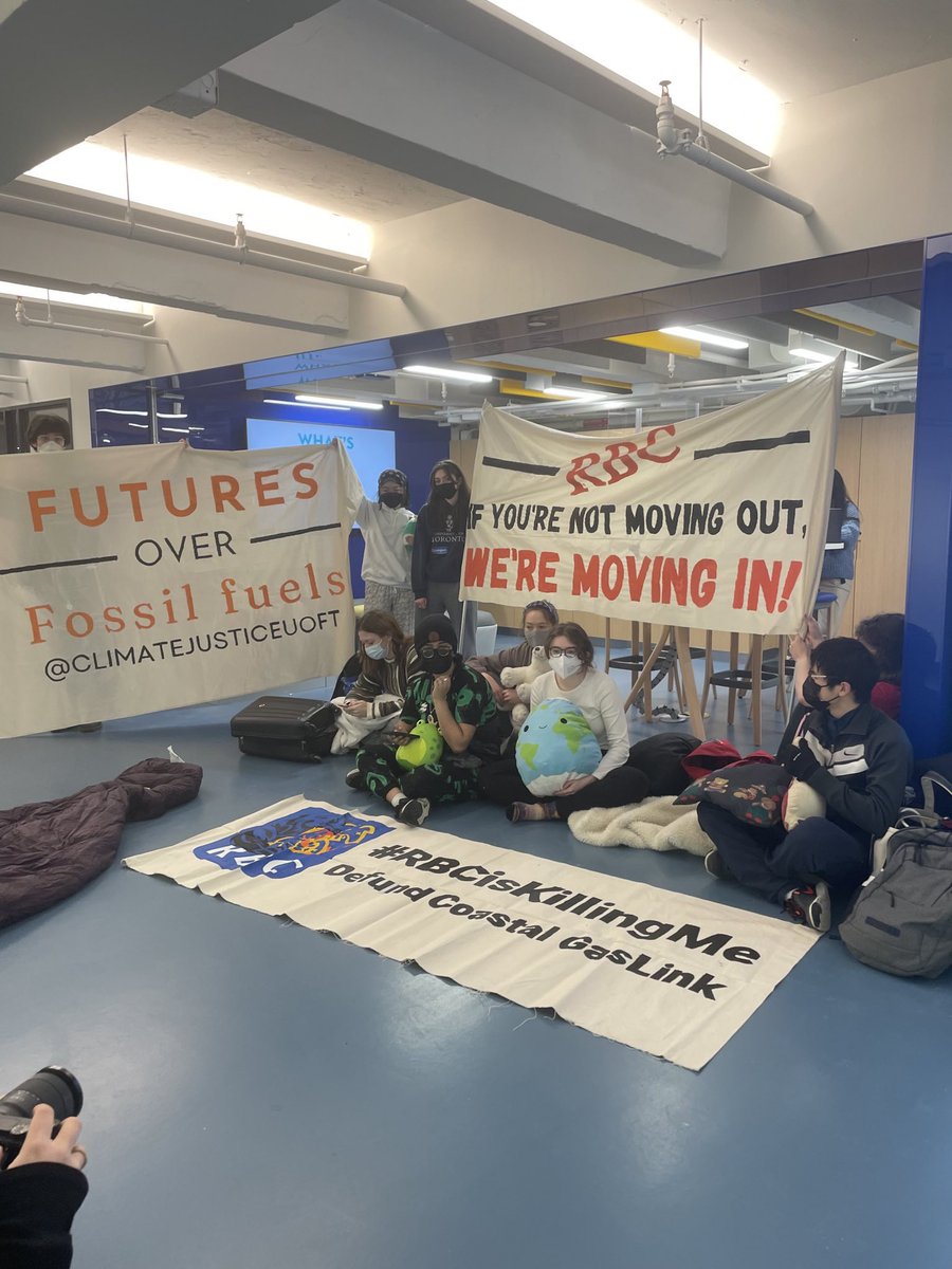 Follow along as we live tweet our occupation of @RBC on campus branch on @UofT’s campus 🧵