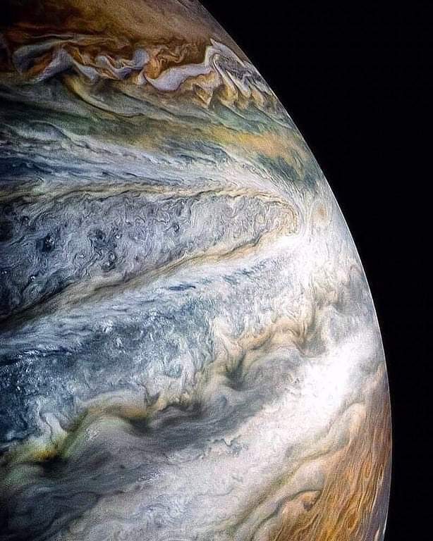 Jupiter ! The King of the Planets. 👑 All those beautiful whirling clouds and storms you see on Jupiter in this image are only about 50 km thick. They’re made of ammonia crystals broken up into two different cloud decks.