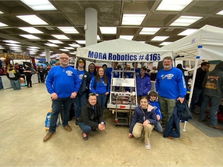 MHS Robotics setting up for competition
