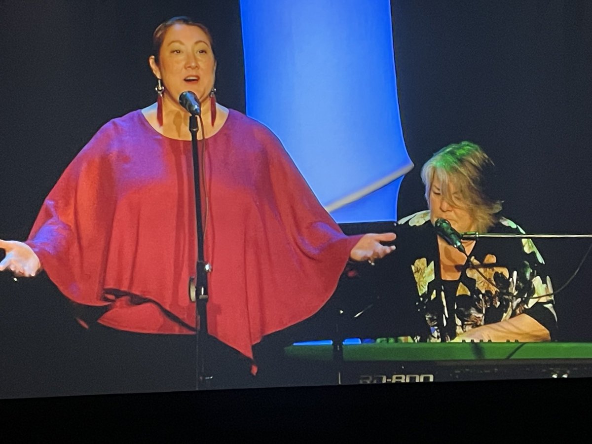 The incredible ⁦Deantha Edmunds @InukSoprano⁩ performs ⁦@MemorialU⁩ Portraits of Courage #reimaginingleadership