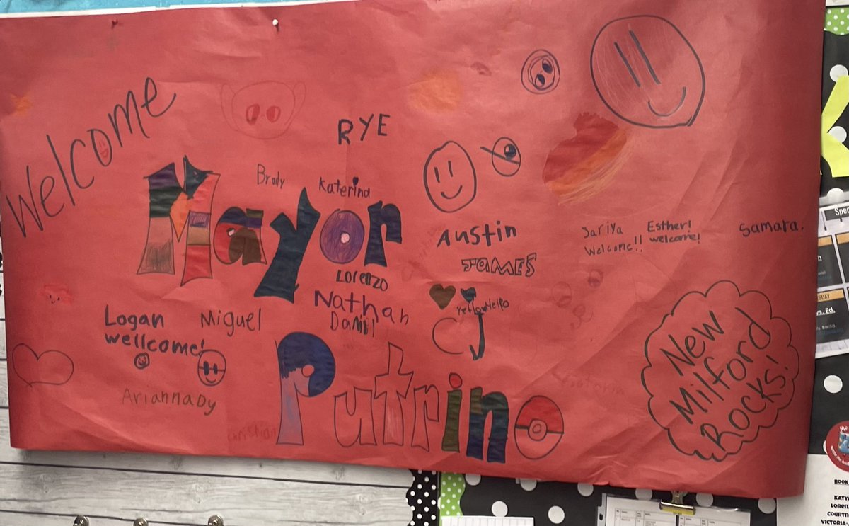 LabrosseKristy's tweet image. Thank you Mayor Putrino for being our guest reader to celebrate Read Across America Day! @NMGibbs_NJ #NMUKNIGHT 2-L ❤️’d 🦊 in 🧦