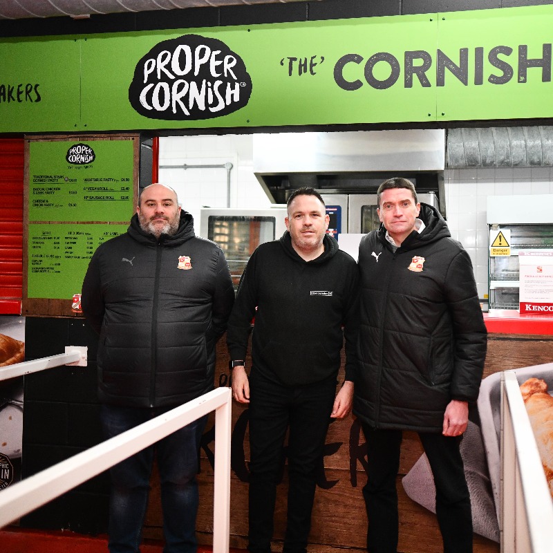 Official_STFC's tweet photo. Swindon Town Football Club have teamed up with Culvery Court, a local homelessness service, to donate leftover food on matchdays to those in need across the local community.

#STFC 🔴⚪️