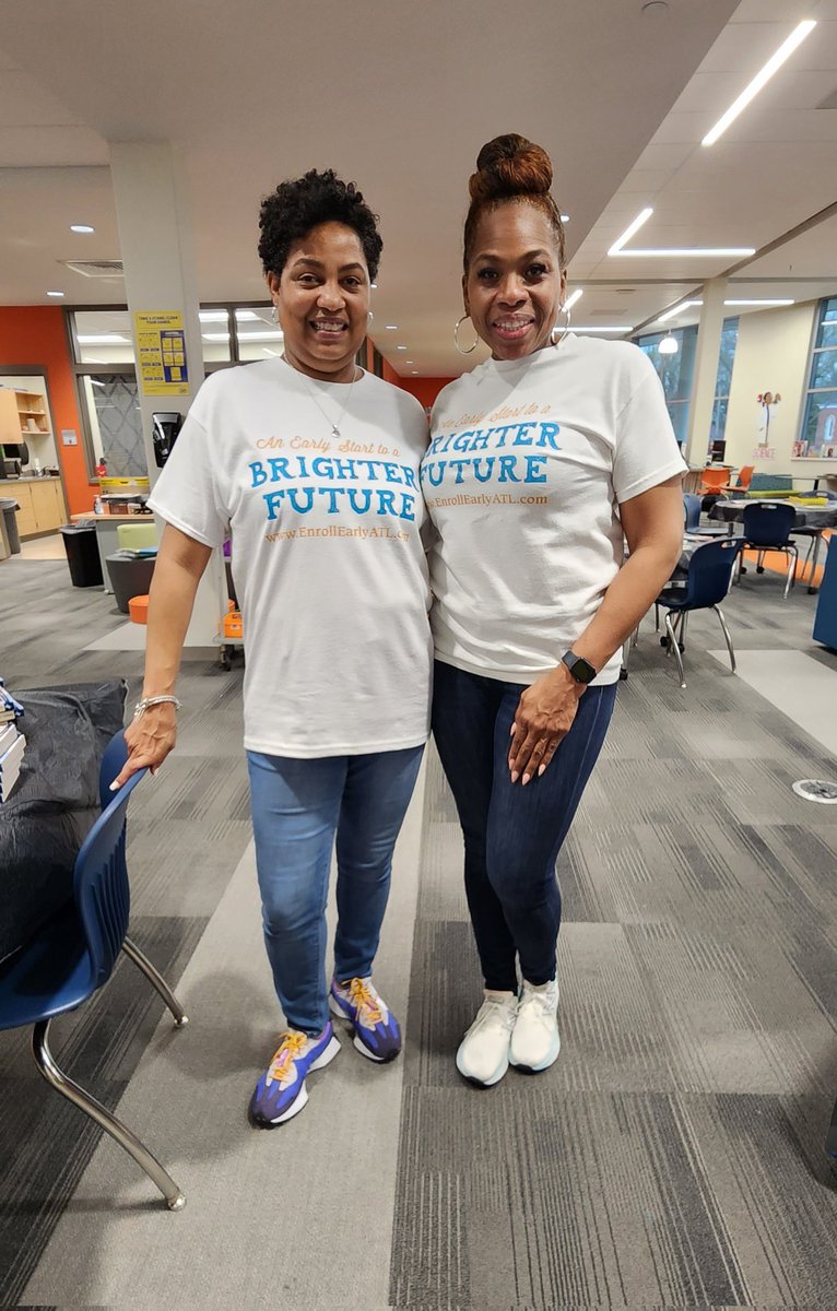 heyjubilant's tweet photo. @APSTAGAcademy PreK's class was beyond excited to read one of our FAVORITE books, JUMP IN, with the amazing author, @Shadrieka1. We love seeing us reflected in literacy! #jumpin #prek Thank you to our amazing PreK team &amp; @DrHTAGMedia!

@aps_OEL
@melsithole
@apsupdate
@CBellTeach https://t.co/7HkNgWvvWo