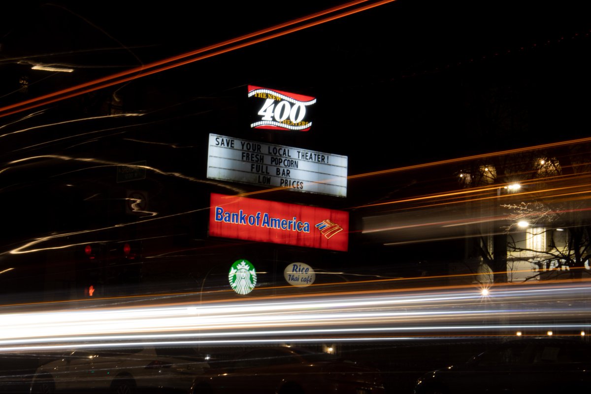 The New 400 Theaters in Rogers Park is "almost certainly closing," according to Owner Tony Fox, who is currently looking for a new tenant. The century-old theater is the longest, continually operating theater in Chicago.
loyolaphoenix.com/2023/03/rogers…