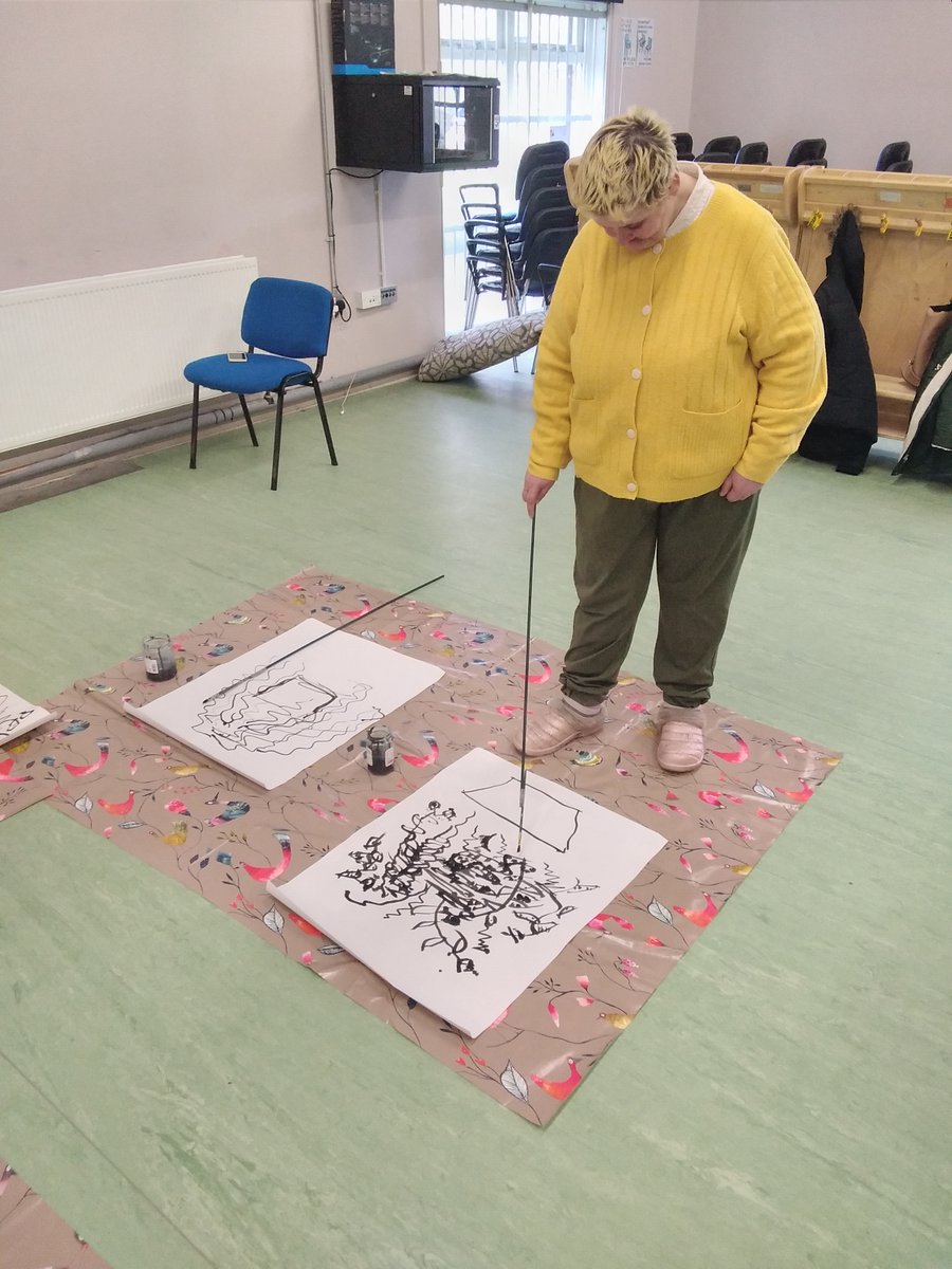 HubLadybarn's tweet photo. Our lunch group had a fantastic time yesterday doing some long stick painting with @emmaevansstudio. They created some amazing pieces of art work! @MancSpirit 🎨 https://t.co/z079KM8Mwq