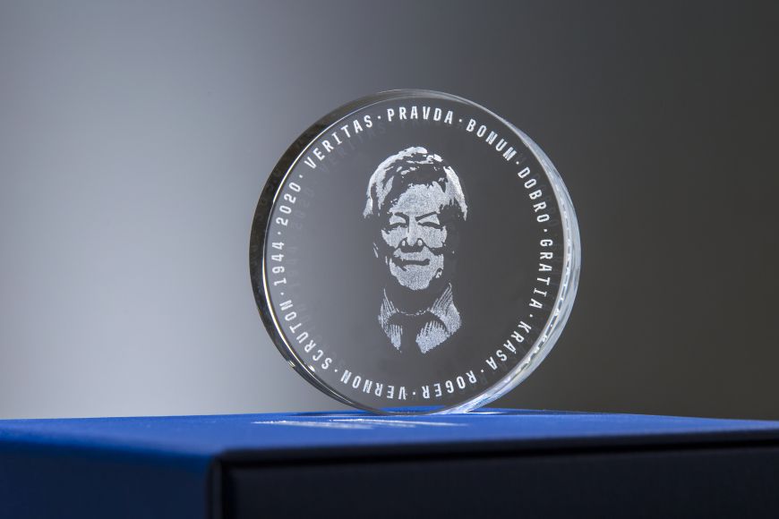 🔵 Dnes byl zahájen čtvrtý ročník Masarykových dnů, které nesou podtitul Odpovědnost intelektuálů. V centru pozornosti prvního dne byl britský filozof, spisovatel a čestný doktor MU Roger Scruton (1944-2020).
ℹ️ Více zde: muni.cz/go/5e8984