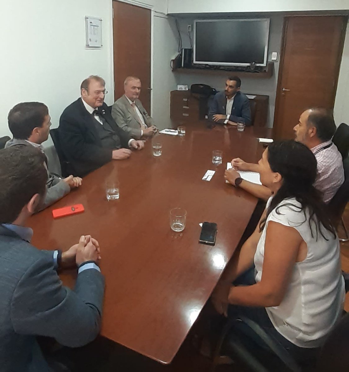 ACHIPIA's tweet photo. Presidente de @bfrde de Alemania en reunión con subsecretario de @ministeriosalud Cristóbal Cuadrado. Inocuidad, nuestra mejor receta. #inocuidadalimentaria #analisisderiesgos #alimentossaludables #salud https://t.co/zjWIAVvgXy