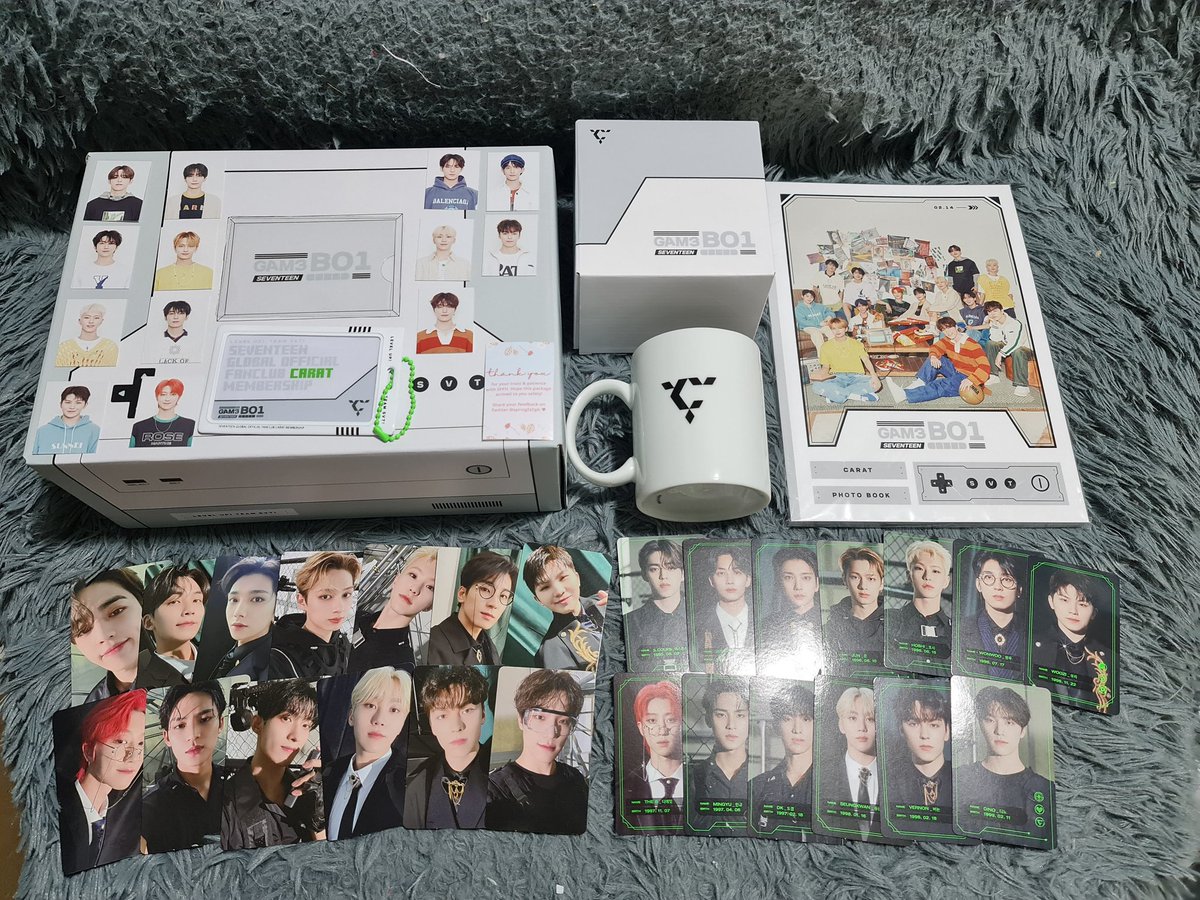 deeeeweeeee's tweet photo. Thank you @springfallph 💙💙💙

#caratmembershipkit #inthesoopseventeenphotobook

#PakSFPH #SFPHFeedback https://t.co/BQbHigzijy