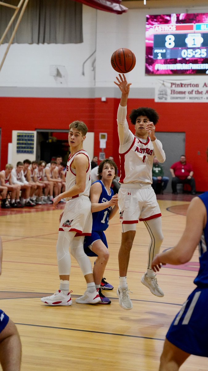 curtisbridges's tweet photo. 2023 NH Boys Basketball
Salem High School at Pinkerton Academy
@PABoyshoops  wins round 1 of playoffs, 82-46

Full 📸 album: https://t.co/Uzb5wLCWGV https://t.co/3WGZuHRsz3