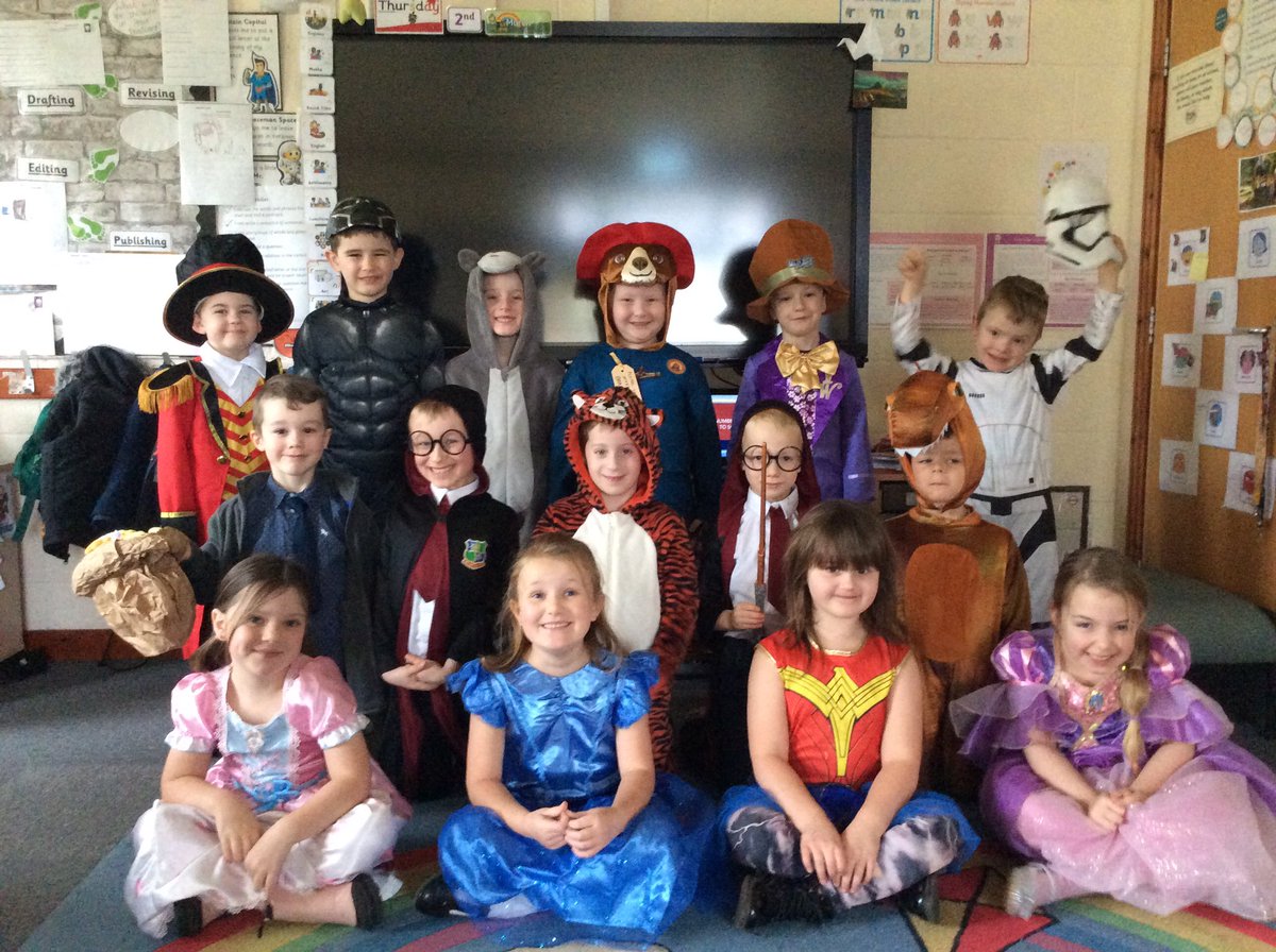 SchoolHuttoft's tweet photo. The Year 1 children looked fabulous in their #WorldBookDay costumes. We’ve had a fantastic day! The @MonsterPhonics Monsters even visited us! 📚 @WSHEnglishHub #LincolnshireReadingPledge https://t.co/5QqEQm0hcN