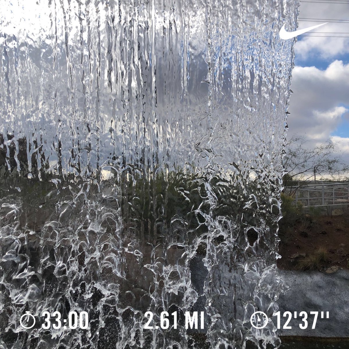missgenessee's tweet photo. Dress up, show up, get your feet on the ground. #runflyingpig #nikerunning #marathontraining https://t.co/NnCj1mijDp