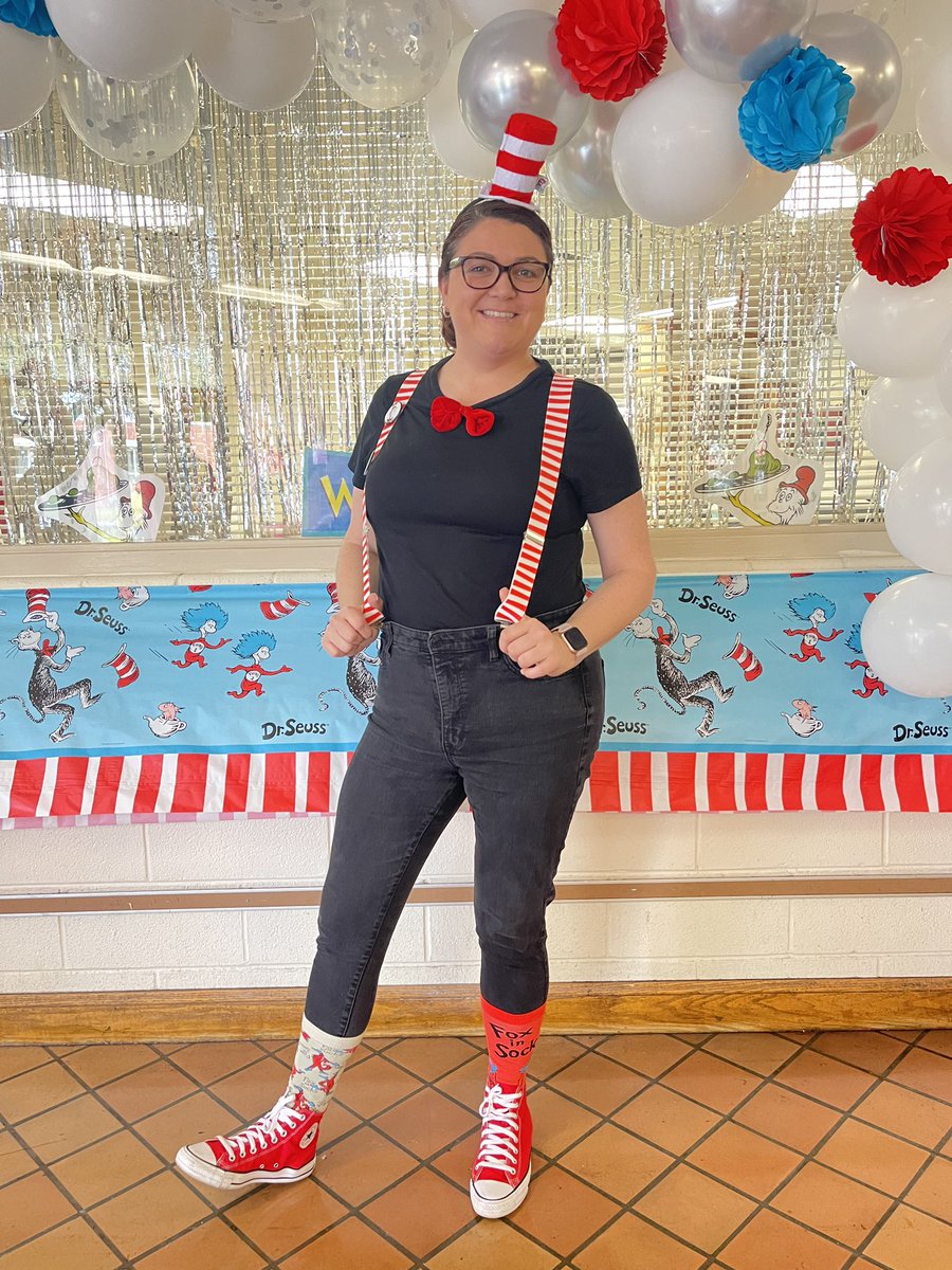 MsLibraryLadyy's tweet photo. You already know!!!! Dr Seuss Day!!! We’ve had a great Read Across America Spirit Week at The Young!!! #FoxinSocks #CatintheHat #CrazySockDay https://t.co/GfayPuGWIN