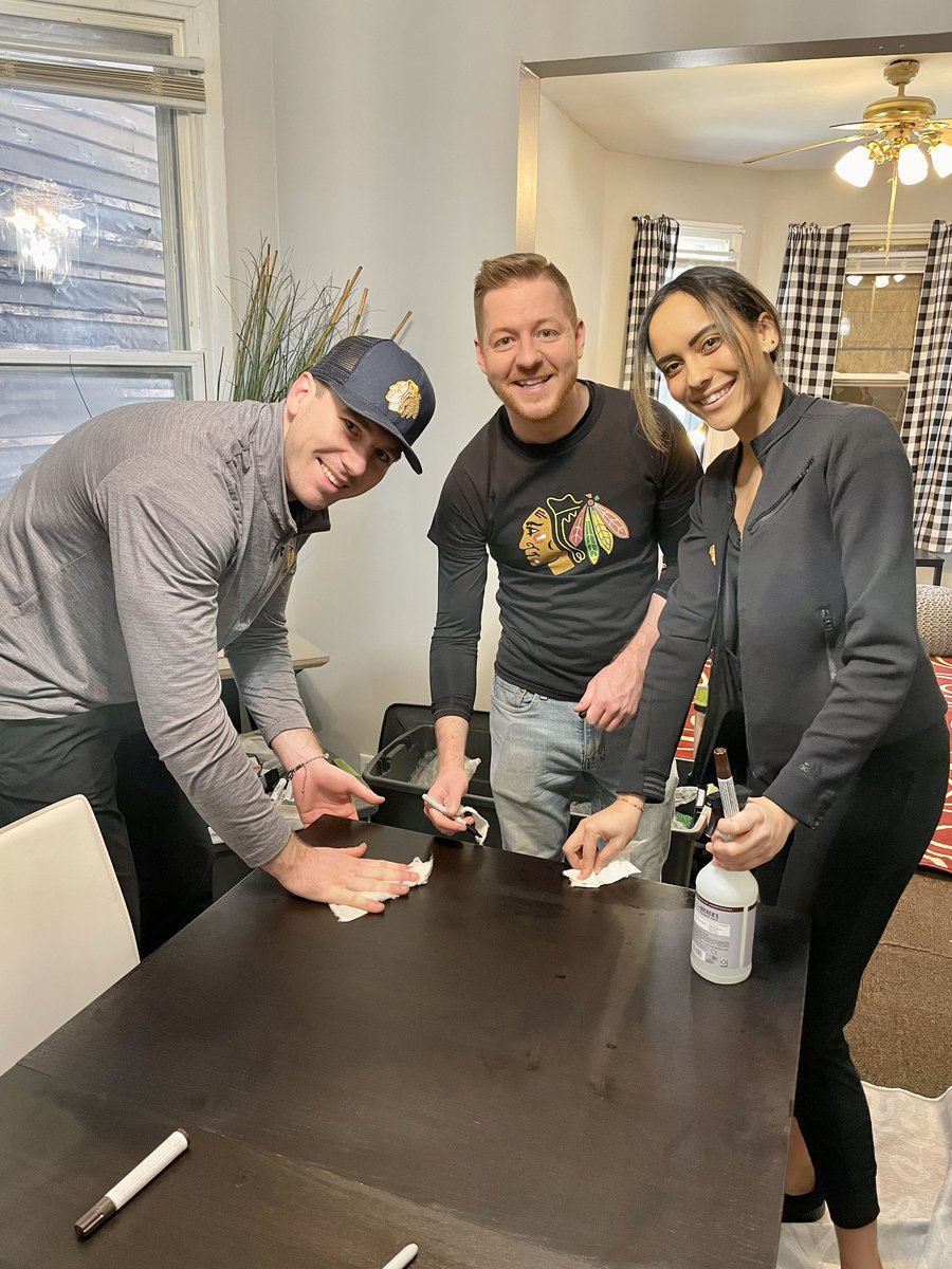 Digs with Dignity (@digswithdignity) on Twitter photo #ThrowbackThursday to a couple of weeks ago when we had the honor to furnish a clients home with our sponsor, <a href="/NHLBlackhawks/">Chicago Blackhawks</a> ❤️ Couldn’t do this without our amazing volunteers! #ThrowbackThursday to a couple of weeks ago when we had the honor to furnish a clients home with our sponsor, <a href="/NHLBlackhawks/">Chicago Blackhawks</a> ❤️ Couldn’t do this without our amazing volunteers!