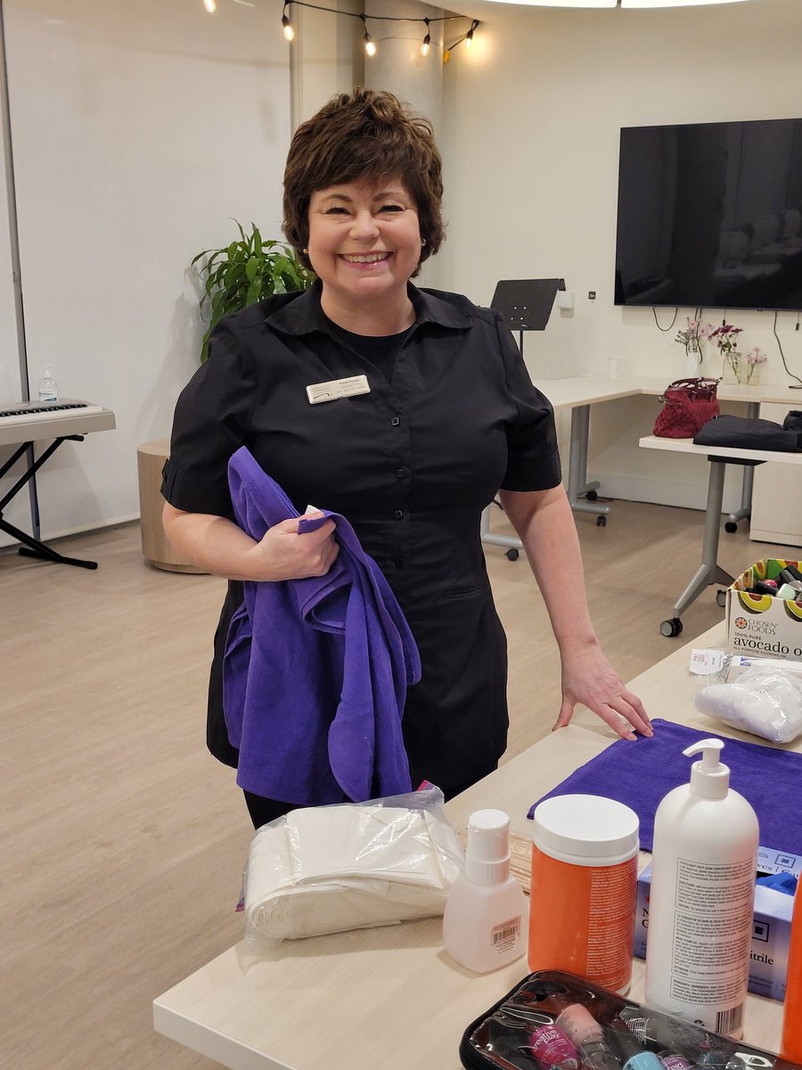 we are grateful our friends from <a href="/VCCSalonSpa/">VCC Salon & Spa</a> - staff and students offer haircuts, manicures, pedicures, skin therapy, and massage to women and youth staying in shelters, transition homes and recovery centres. #volunteers