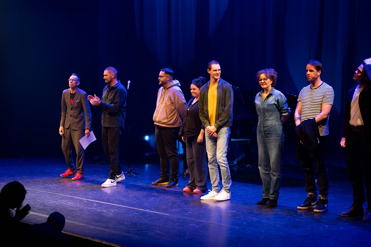 We zijn heel trots en blij, want de speciale avond met Theo Maassen, Henry van Loon, Dolf Jansen, Sezgin Güleç, Sanne Wallis de Vries, Tim Fransen, Katinka Polderman en singer-songwriter Remme op 1 maart heeft maar liefst € 55.000 opgebracht voor Giro555. Dank je wel!!