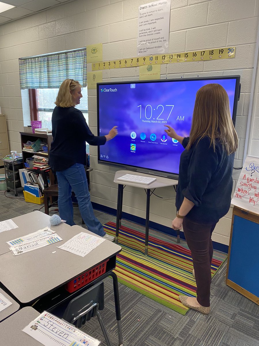 Loved helping teachers at OWES with ClearTouch! <a href="/ACPSDCST/">ACPSD-CST</a> #CSTatwork