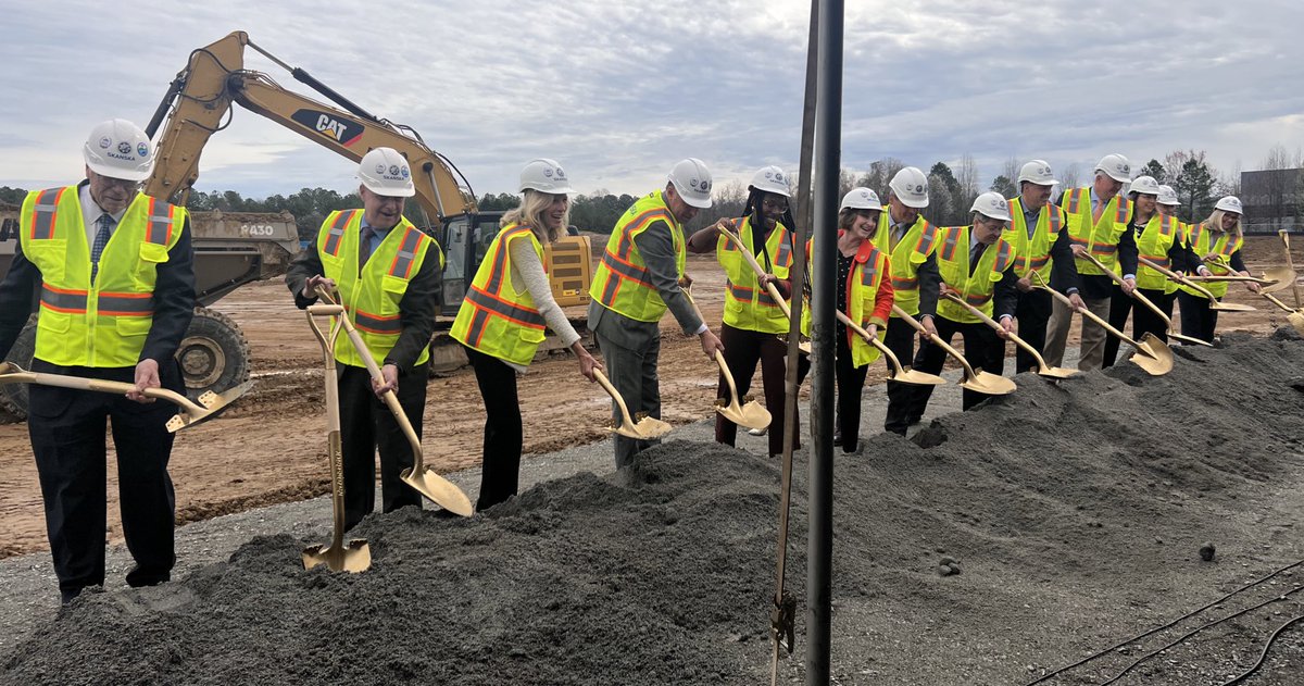 VAForensicSci's tweet image. We’re beyond excited to officially break ground for the new Central Lab facility!Thanks to our public partners, @DGSvirginia and the Office of the Chief Medical Examiner, and private partners, @SFCSArchitects @SkanskaUSA and MWL, just to name a few!