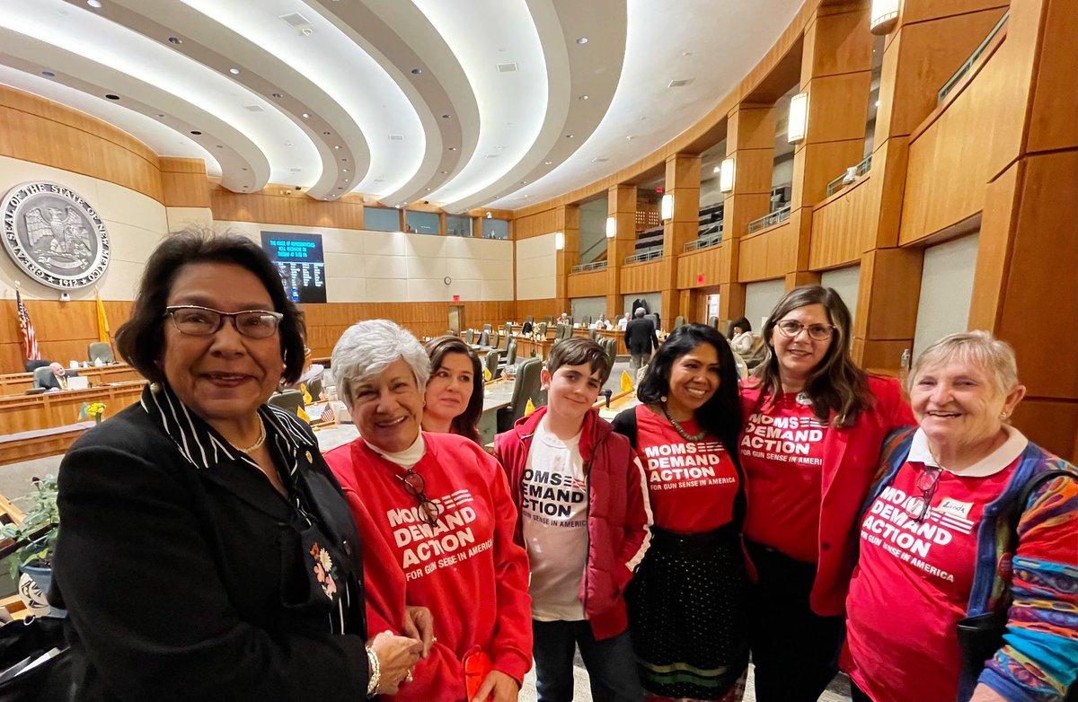 #NewMexico @MomsDemand thank #NMPol Patricia Roybal Caballero for sponsoring HB 9, 
HB 50 & HB 101 on #AdvocacyDay in #NMLeg 

🙏🏽 I’m grateful @proybalcaballer @ASL4Justice4all @TallCypress @rjferrary53 @Sen_MimiStewart promote #SecureStorage HB9 limiting child access to weapons
