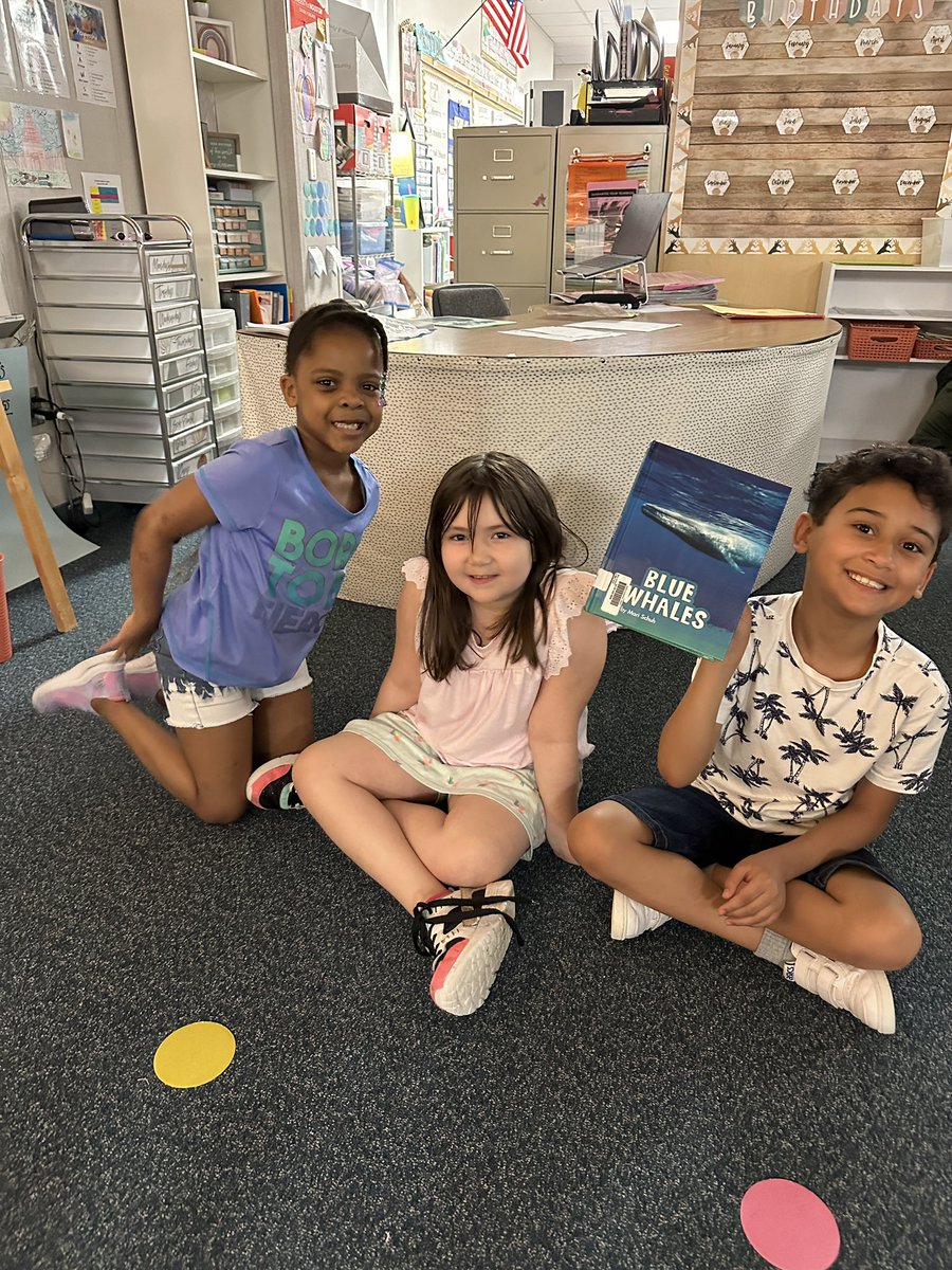 miss__juarez's tweet photo. ISA MISSION #2 🔍: These 2nd graders are working hard to investigate information and facts about their research topic. 🕵🏽‍♀️🧐📚📖 @BirkesCFISD @CFISD_ELAR2_5 https://t.co/SNiQdcdiM7