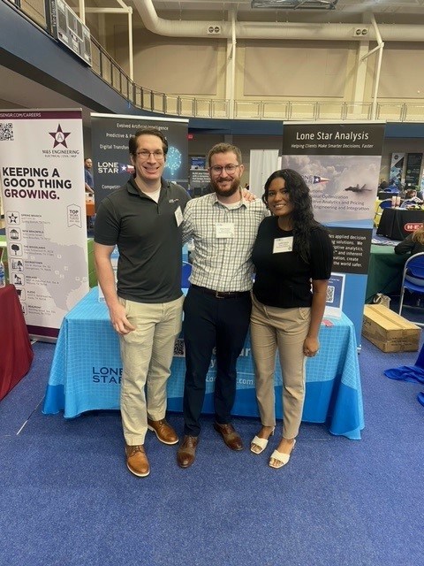 UTA engineering students! Don't miss out on Engineering Career Fair today. Meet our team of UTA alumni. Learn about exciting career opportunities at Lone Star Analysis. Join us now from 10-3 in MAC. Take next step in your engineering career!

 #UTArlington #engineeringcareers