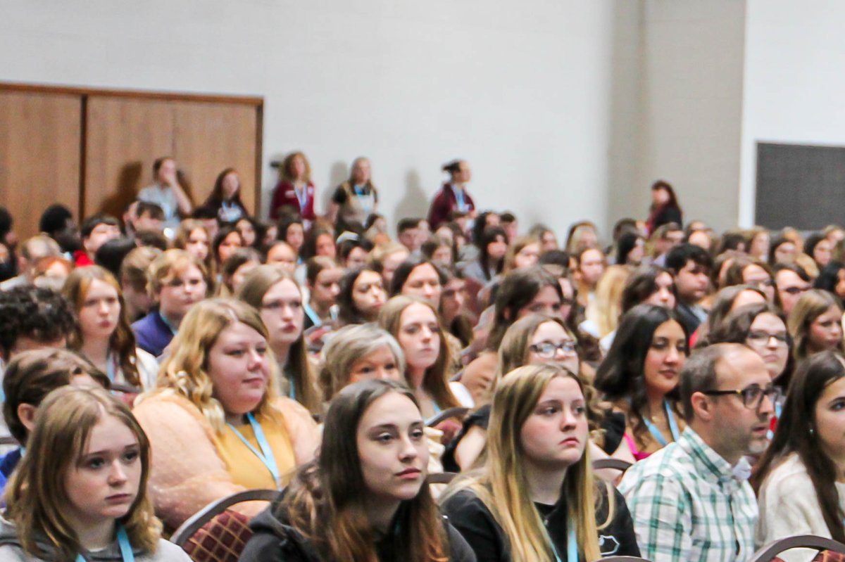 KY_CTE's tweet photo. The energy at @EdRisingKY is contagious! We're thrilled to see so many high school students exploring careers in education and getting hands-on experience. The future of Kentucky's workforce is looking brighter than ever thanks to these talented young people! 👩‍🏫👨‍🏫 #CTEWorks https://t.co/BDr5BK0Kqu
