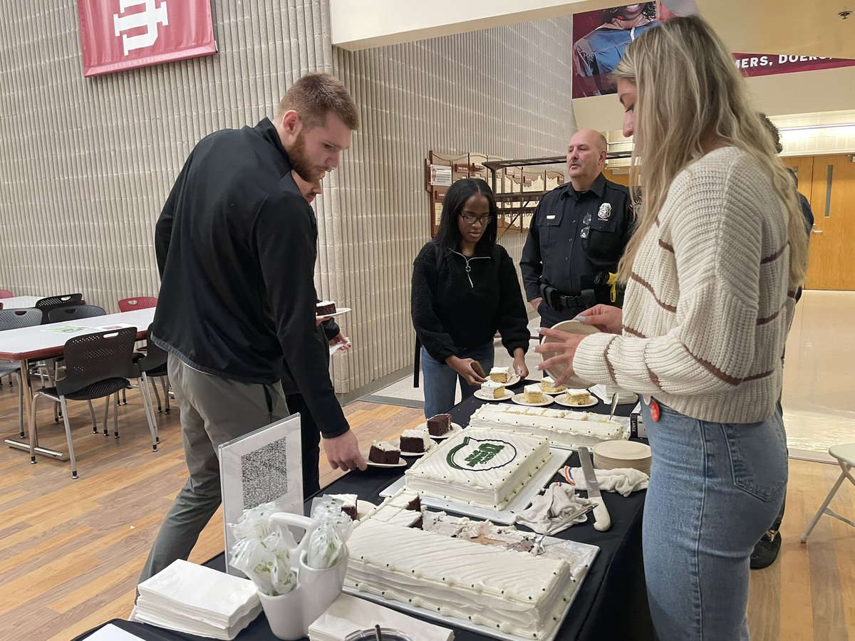 tessbarker's tweet image. Wellness Week at @IUKokomo  continues with some comedy, coloring, and cake! #myiuk #iuklife @UBC2M_org #ubc2m #MentalHealthMatters