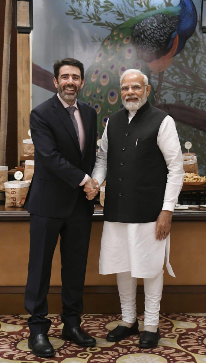 What a great opportunity to meet with PM <a href="/narendramodi/">Narendra Modi</a> at the #RaisinaDialogue2023. We discussed <a href="/ASPI_org/">ASPI</a>’s partnership with <a href="/orfonline/">ORF</a>, the success of hosting Raisina @ Sydney in February &amp; the 🇦🇺-🇮🇳 relationship, including collaboration on critical technologies. 1/2