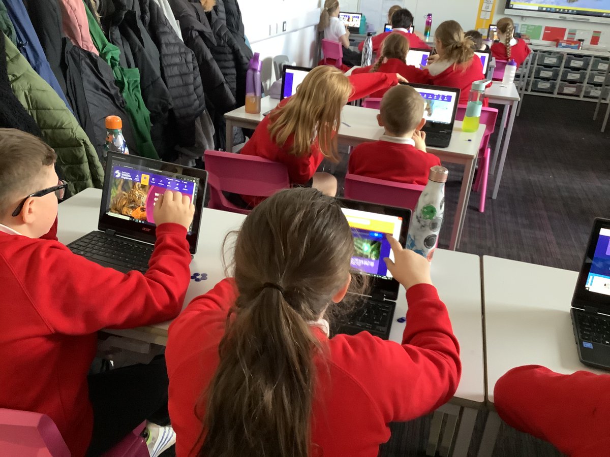 westheathprim's tweet photo. #WHPSClass13 enjoyed their computing lesson today. We talked about the features of a good website. The children explored a given site to begin developing ideas for their own webpage creation! #WHPSComputing https://t.co/jlaEYaWUSr