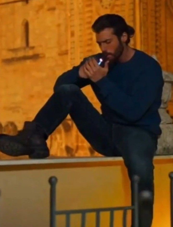 Berna71164899's tweet photo. Holywood
#CanYaman 
#CanYamanFILA2023
#FilmingItalyLosAngeles https://t.co/UhmwM5noH1