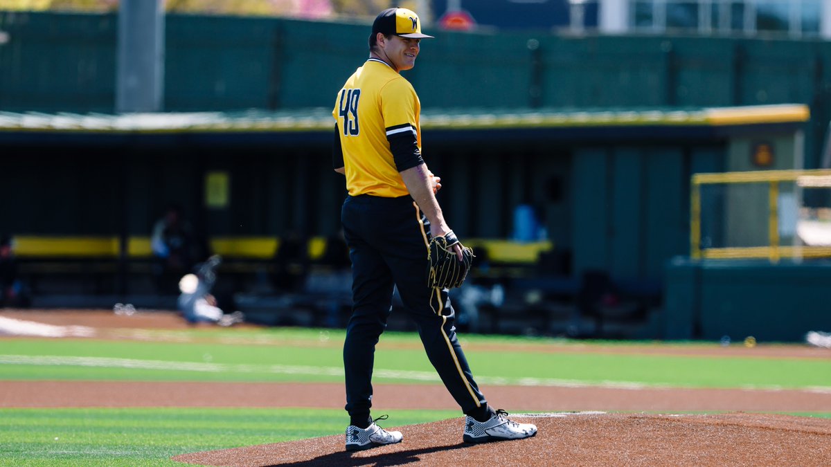 GoShockersBSB's tweet photo. Uni combos for opening weekend are 𝐋𝐎𝐂𝐊𝐄𝐃.

Friday - Crème de la crème 🍦 
Saturday - Your dad's favorite 👨‍👦
Sunday - Pushin Pins 🅿️ https://t.co/uAzch5q1YA
